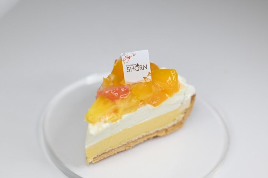 7月おすすめケーキ：トロピカルフルーツタルト